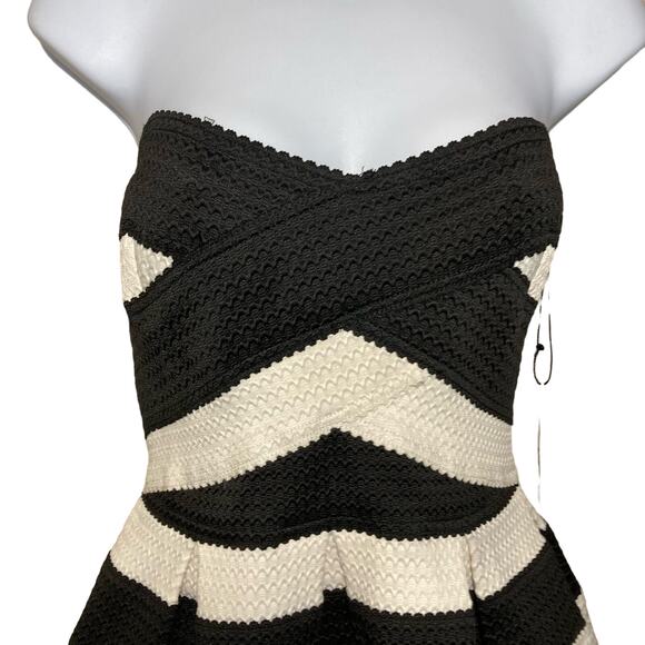 BCBG Max Azria Striped Fit And Flare Strapless Bandage Dress Size Medium M NWT - Picture 5 of 16